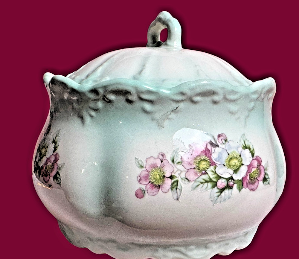 Vintage Helen Bennett Floral Porcelain Covered Jar Trinket Box Cottagecore 6x7